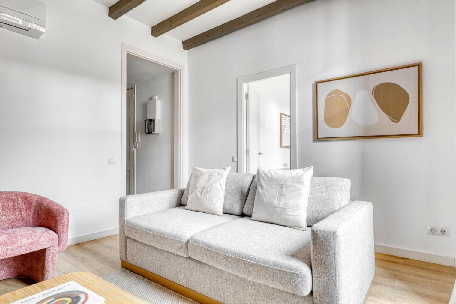 Blueground Sarria Balcony Bcn-74 Apartment *
